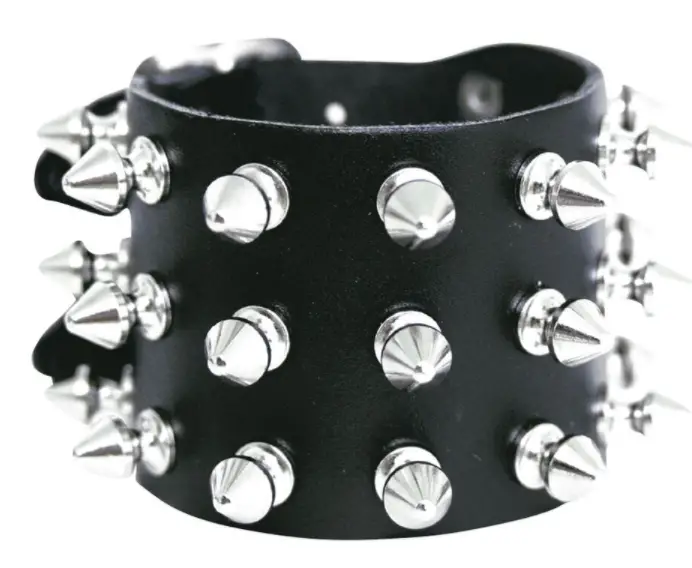 Photo by EMP (Spikes Bracelet 3-rows)
